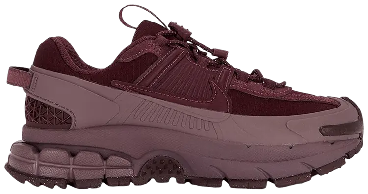 

Кроссовки Nike Zoom Vomero Roam, красный