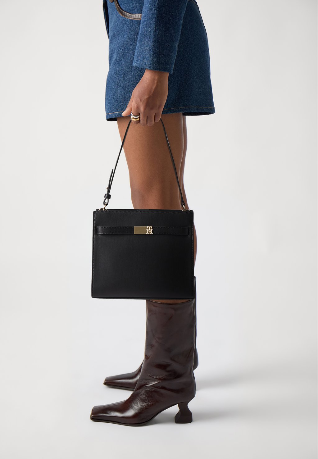

Сумка HERITAGE SHOULDER BAG Tommy Hilfiger, черный