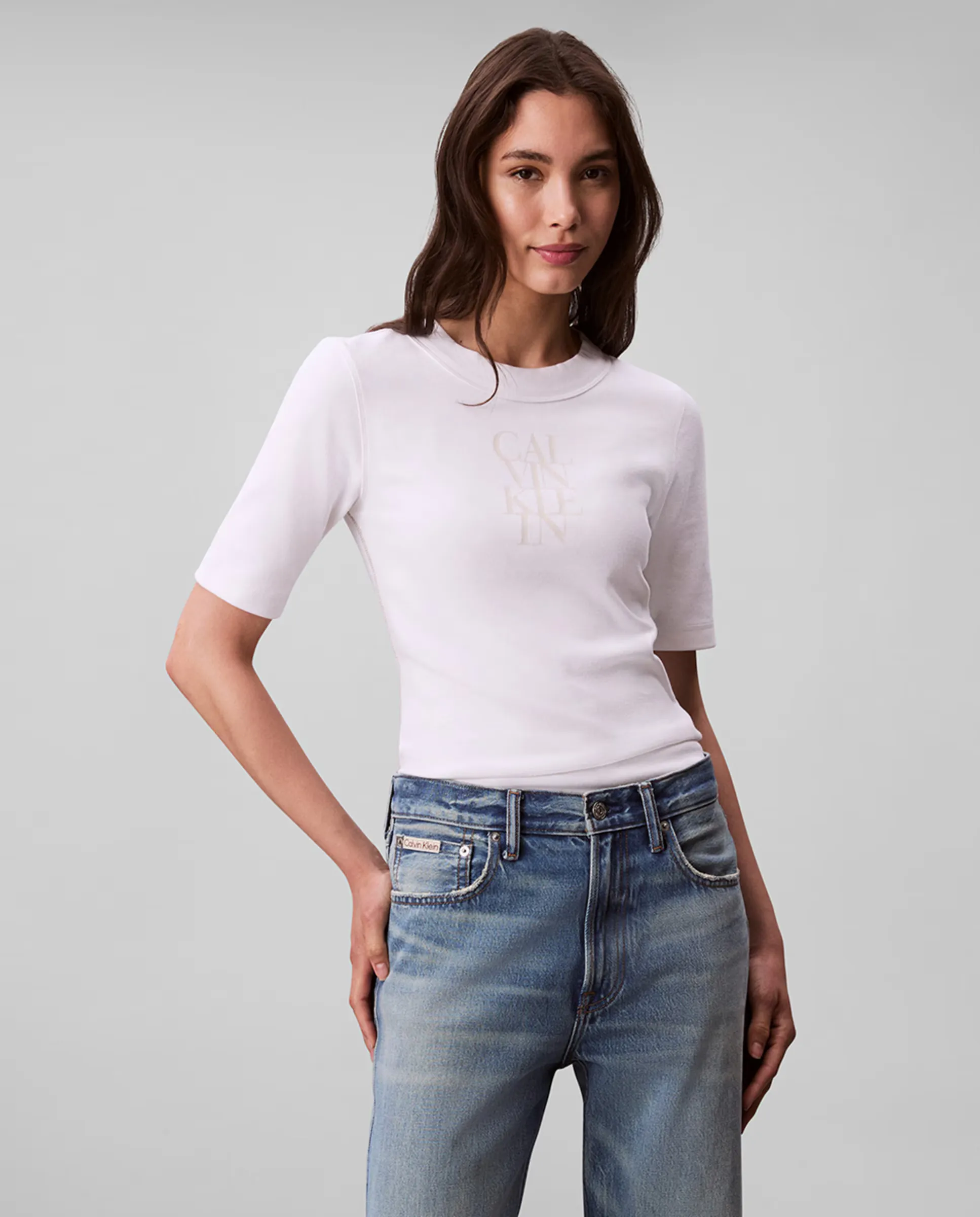 

Футболка женская с логотипом Calvin Klein Jeans, белый