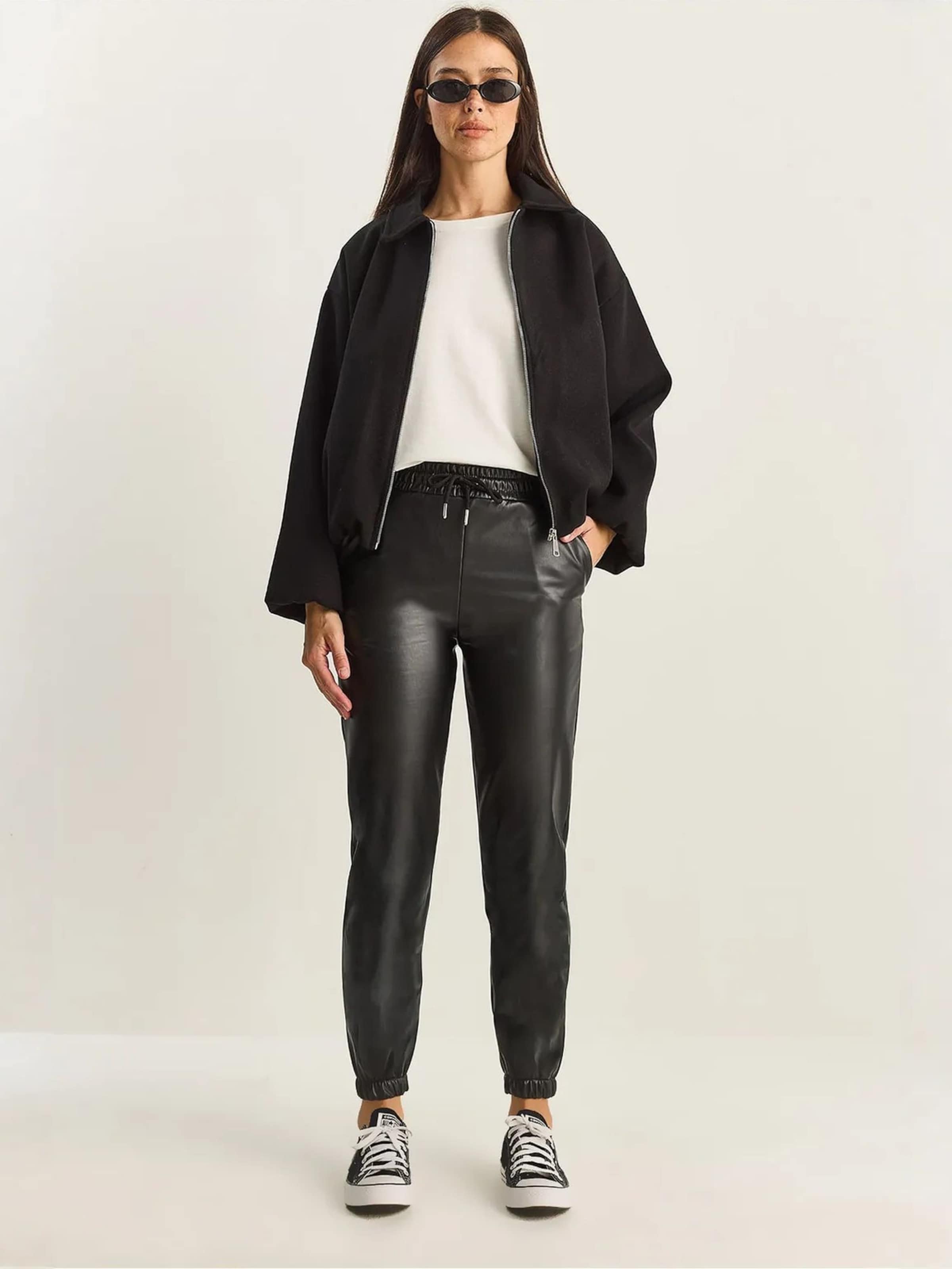 

Bianco Lucci Брюки с зауженным низом в черном цвете