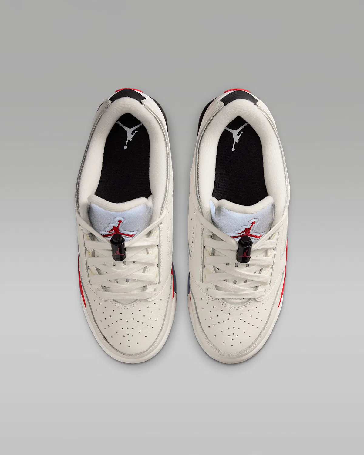 Кроссовки Big Kids' Shoes Air Jordan Sixty Plus Low, Sail/Black/Reflect Silver/Fire Red — фото 4