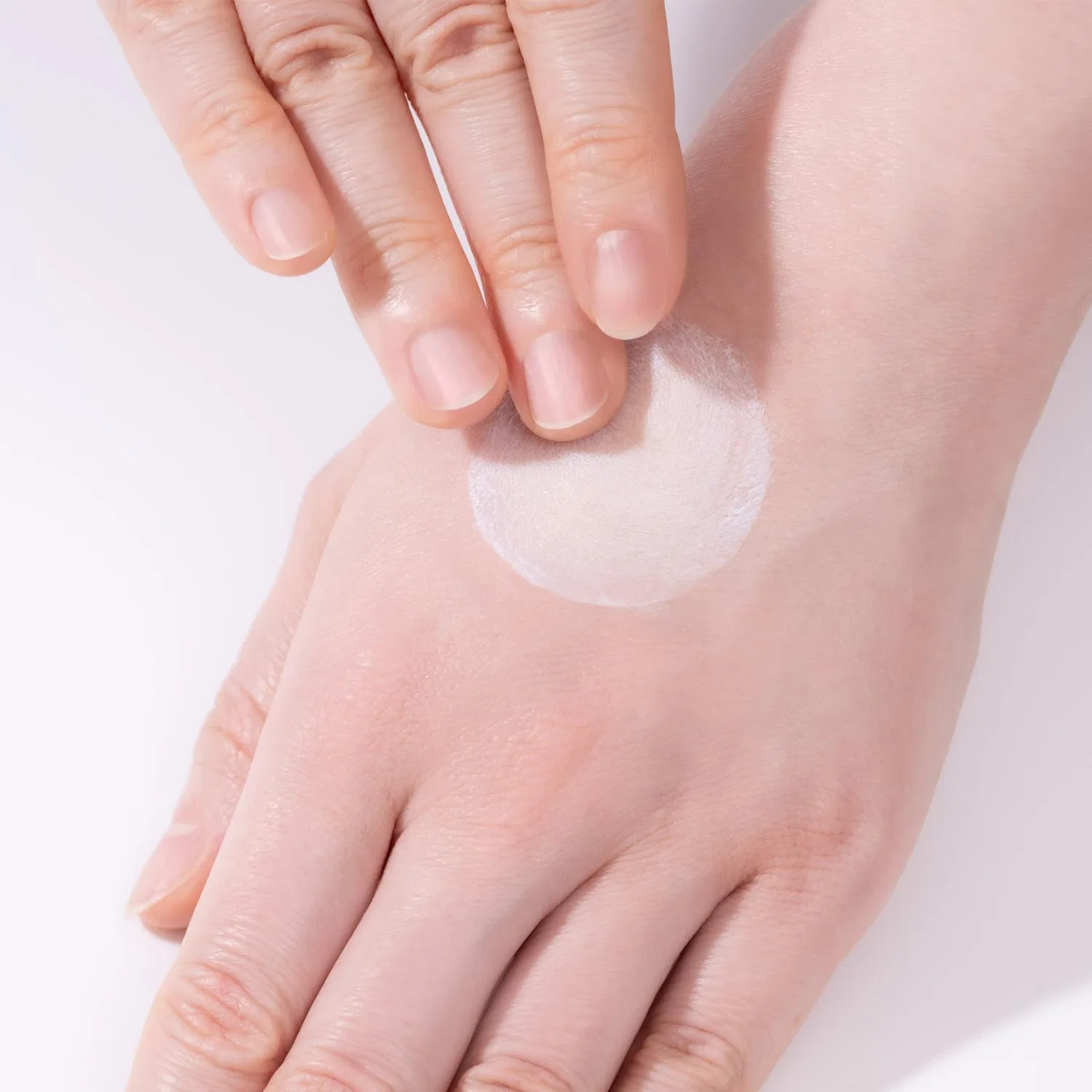 Солнцезащитный тонирующий сыворотка-флюид Suncut Snow White Blue 80 г SPF 50+ PA++++ — фото 4