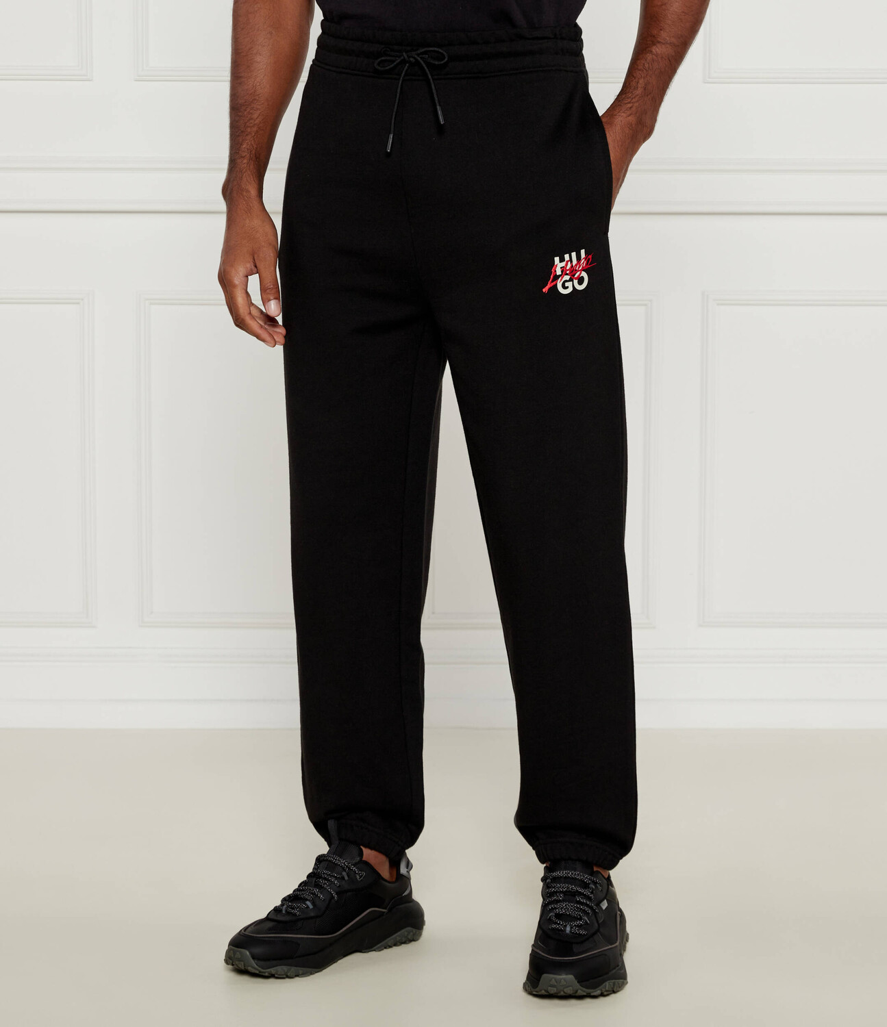 

Спортивные брюки HUGO Dlogopante Relaxed fit, черный