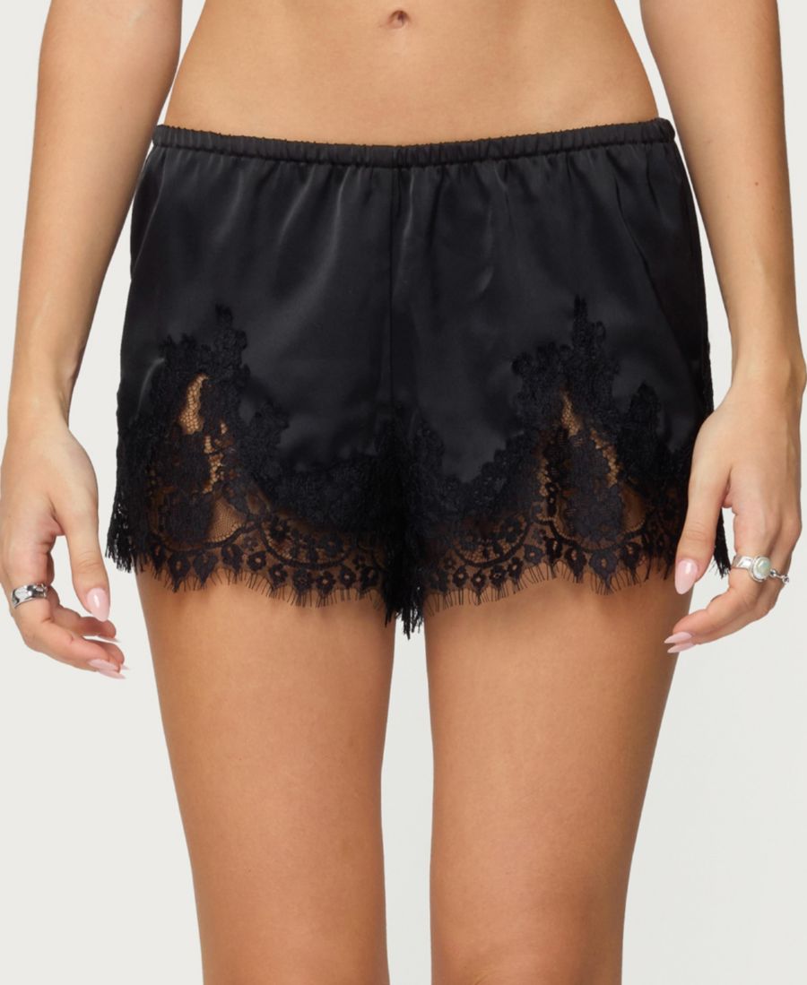 

Женские шорты Reisa Lacey с эффектом атласа Edikted, Black
