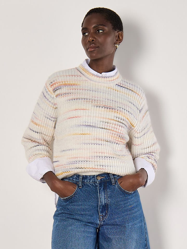 

Apricot Белый свитер