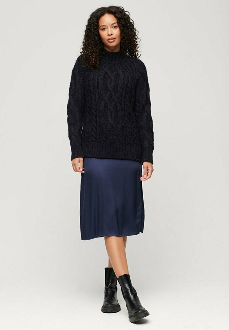 

Свитшот Superdry ШЕЙНЫЙ КАБЕЛЬ, цвет eclipse navy
