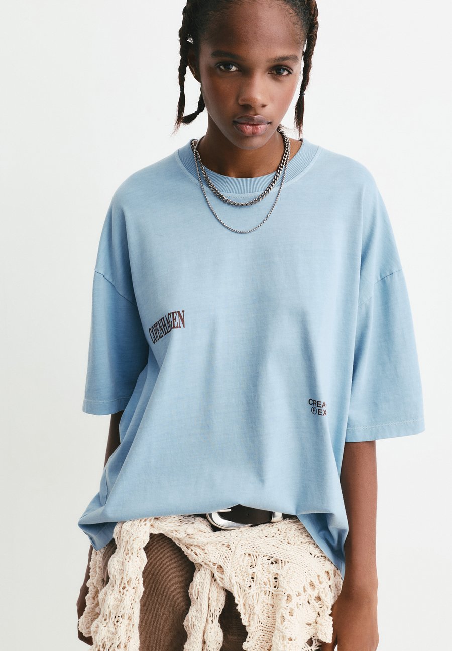 

Футболка PULL&BEAR COPENHAGEN, Light Blue