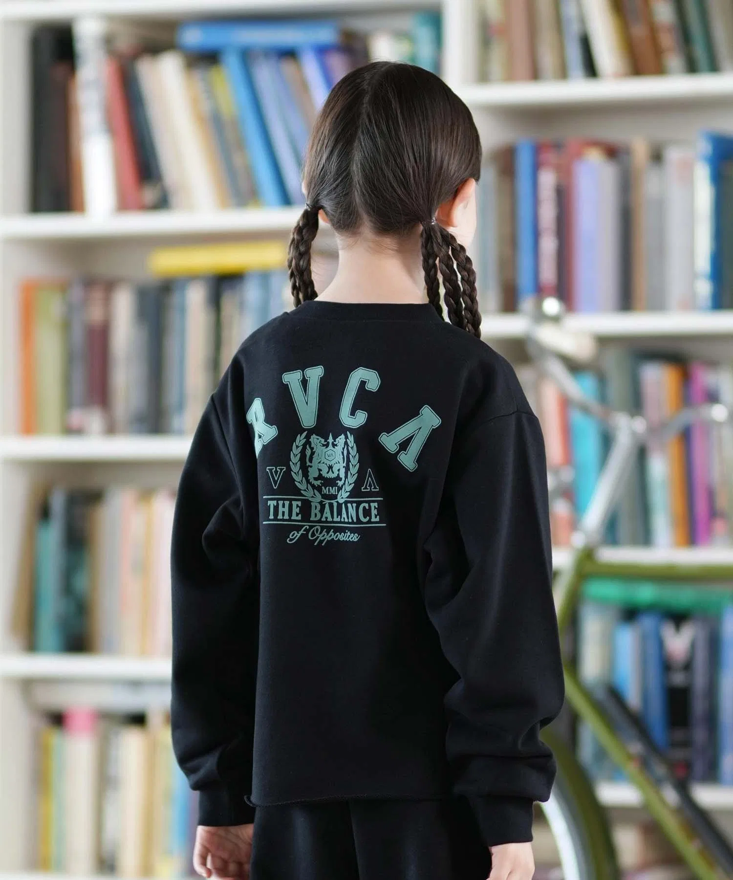 Детская толстовка RVCA ARCH COLLEGE CROPPED CREW BF046-030 — фото 3