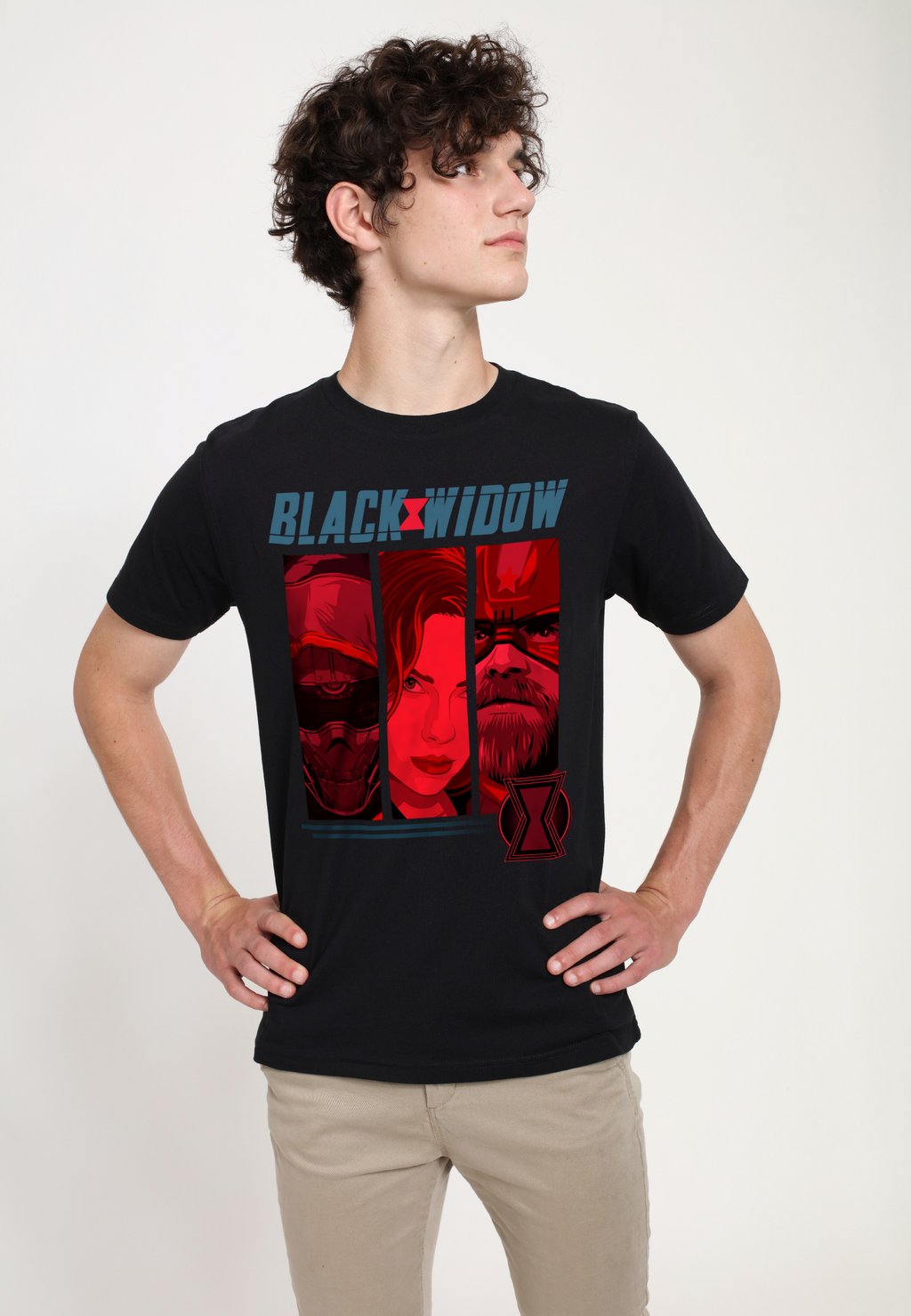 

Футболка с принтом BLACK WIDOW: MOVIE THREE SHOT Marvel, черный