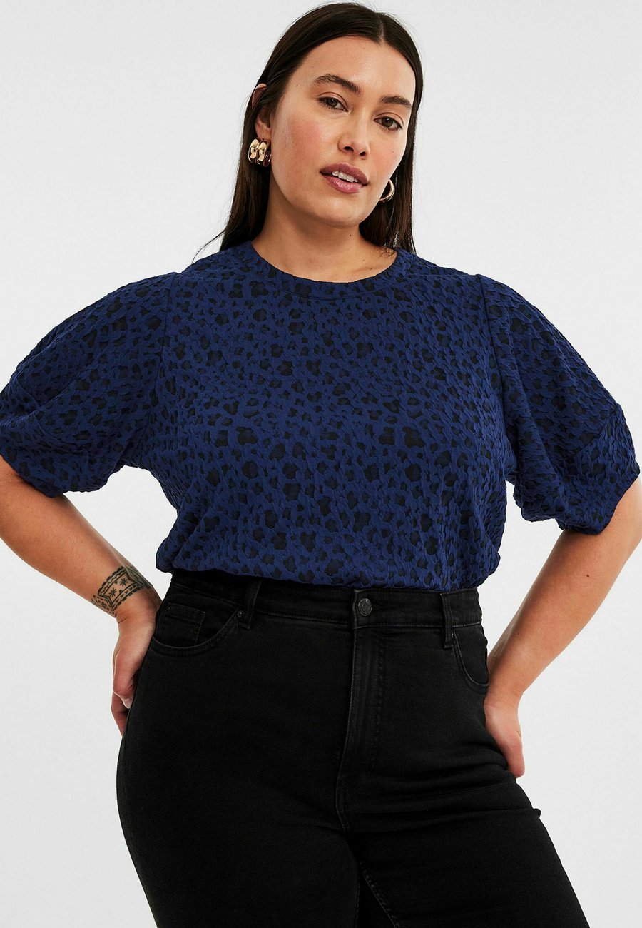 

Футболка XLNT by Kappahl Print T-shirt, Dark Blue, Синий, Футболка XLNT by Kappahl Print T-shirt, Dark Blue