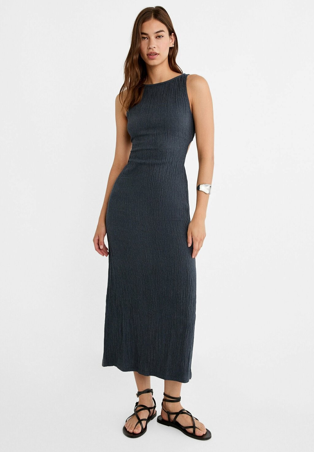 

Повседневное платье CUT-OUT MIDI Stradivarius, темно-синий