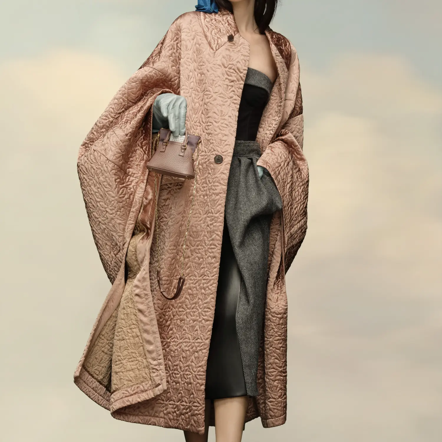 Maison Margiela Женская розовая сумка через плечо из кожи коровы — фото 4