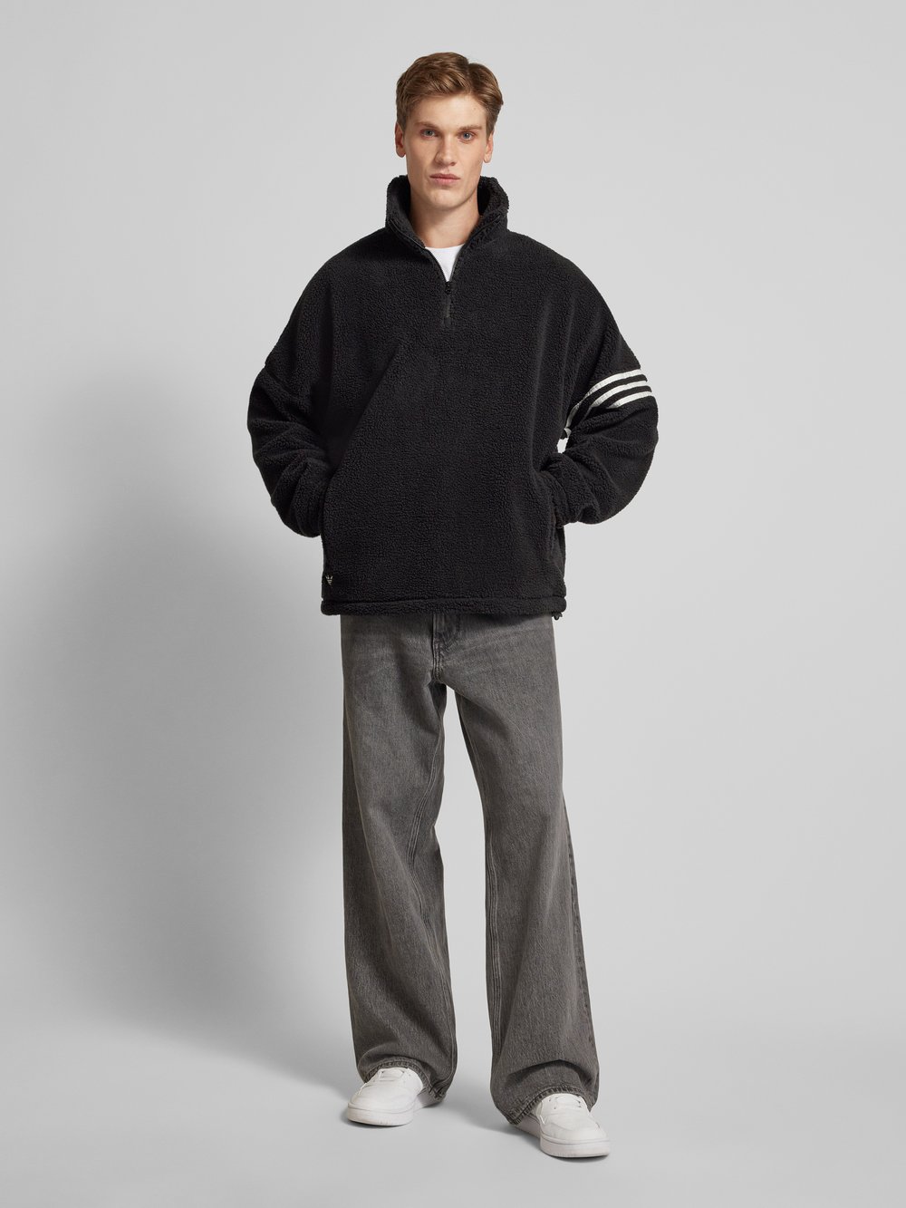 

Флисовый свитер со спущенными плечами adidas Originals, черный