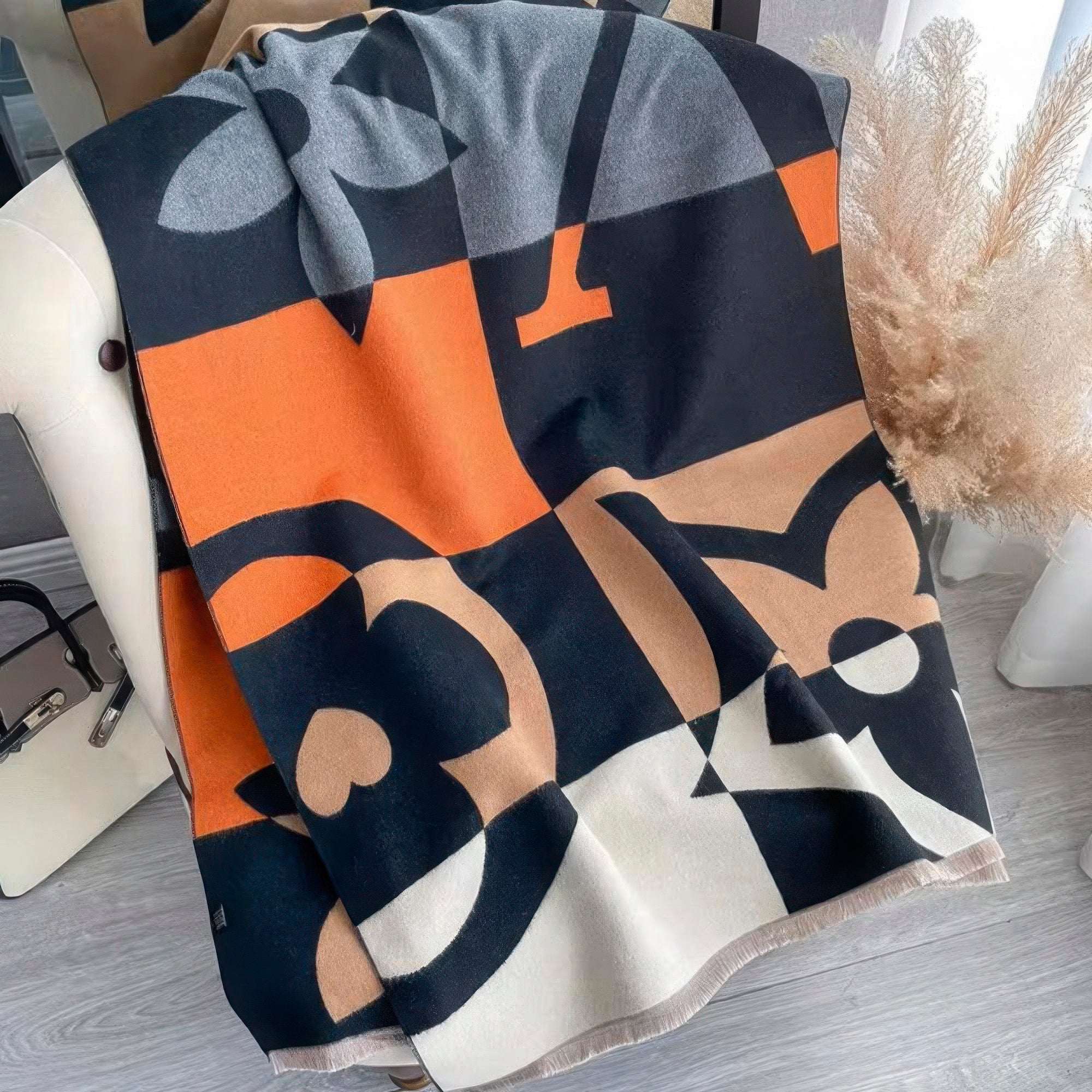 

Шаль с цветочным узором FASHNZFAB, черный