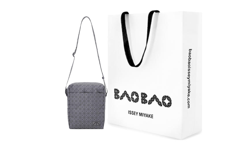 

ISSEY MIYAKE Вояжер хлопковая сумка через плечо мини унисекс светло-серая