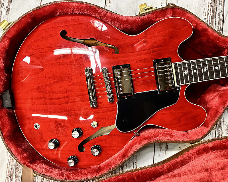 

Электрогитара Gibson ES-335 2023 Sixties Cherry New Unplayed w/Case Auth Dlr 8lbs #169