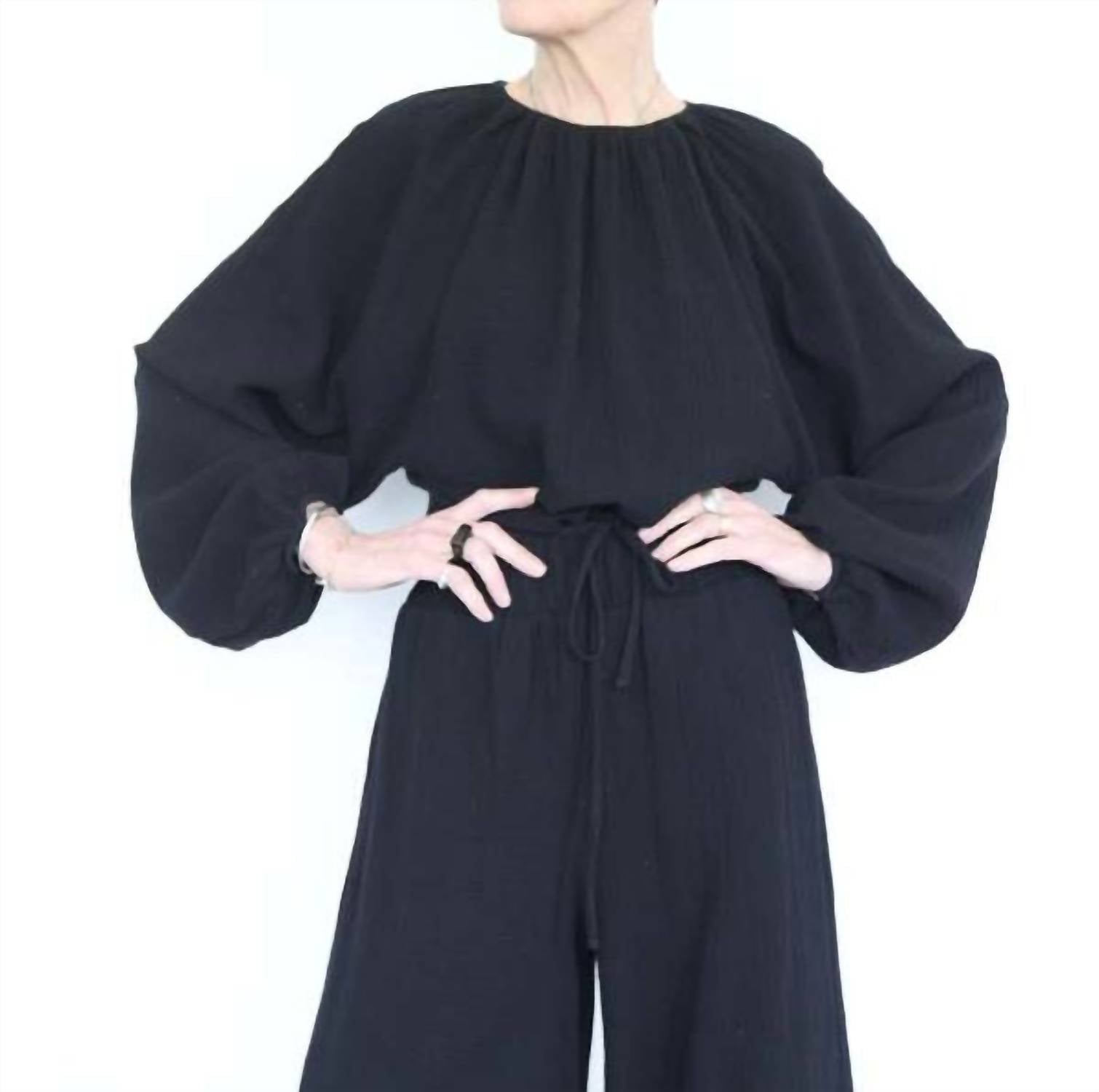 

Топ Chaya черного цвета Beaumont Organic