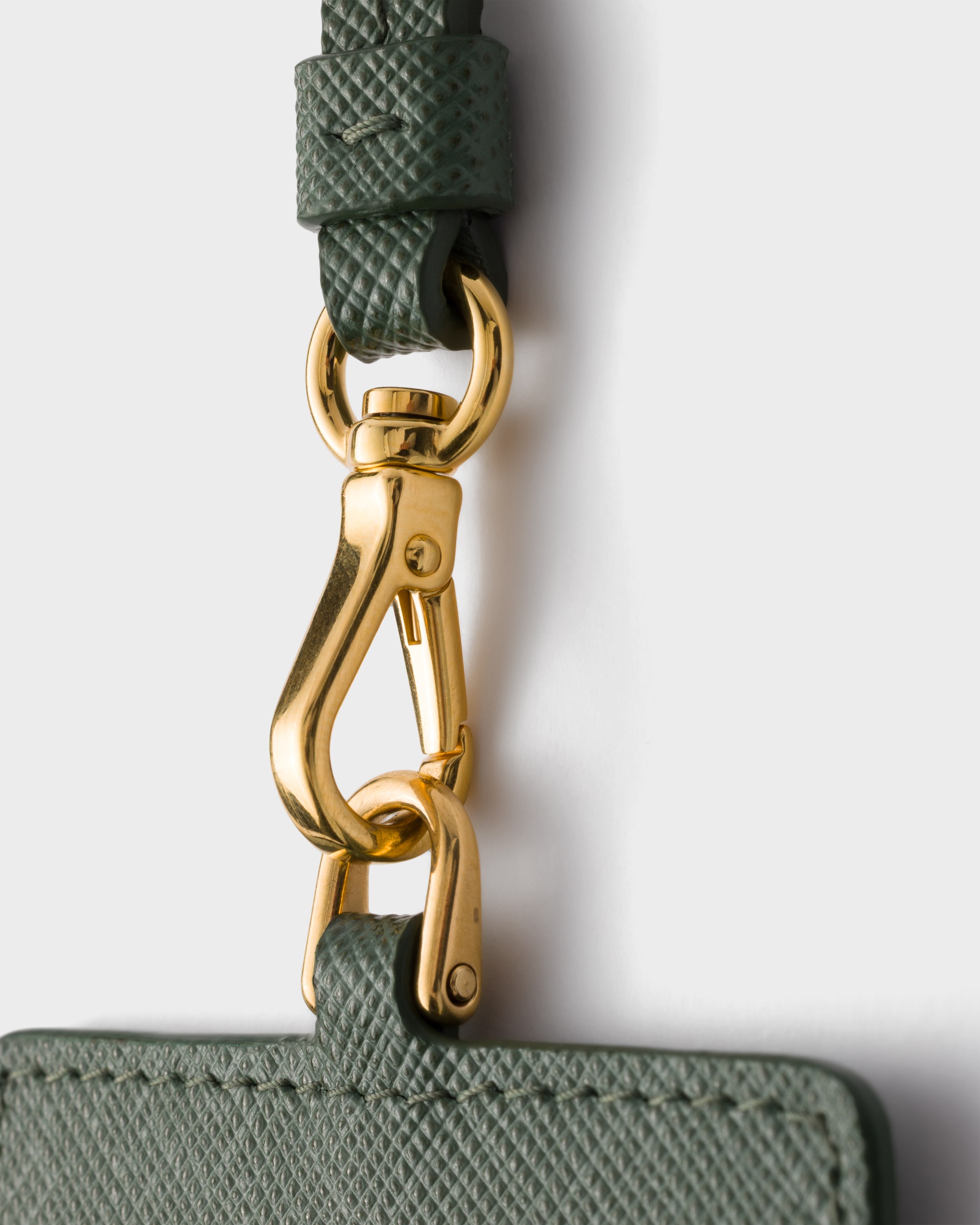 Держатель для пропуска из сафьяновой кожи Prada, шалфейно-зеленый — фото 2