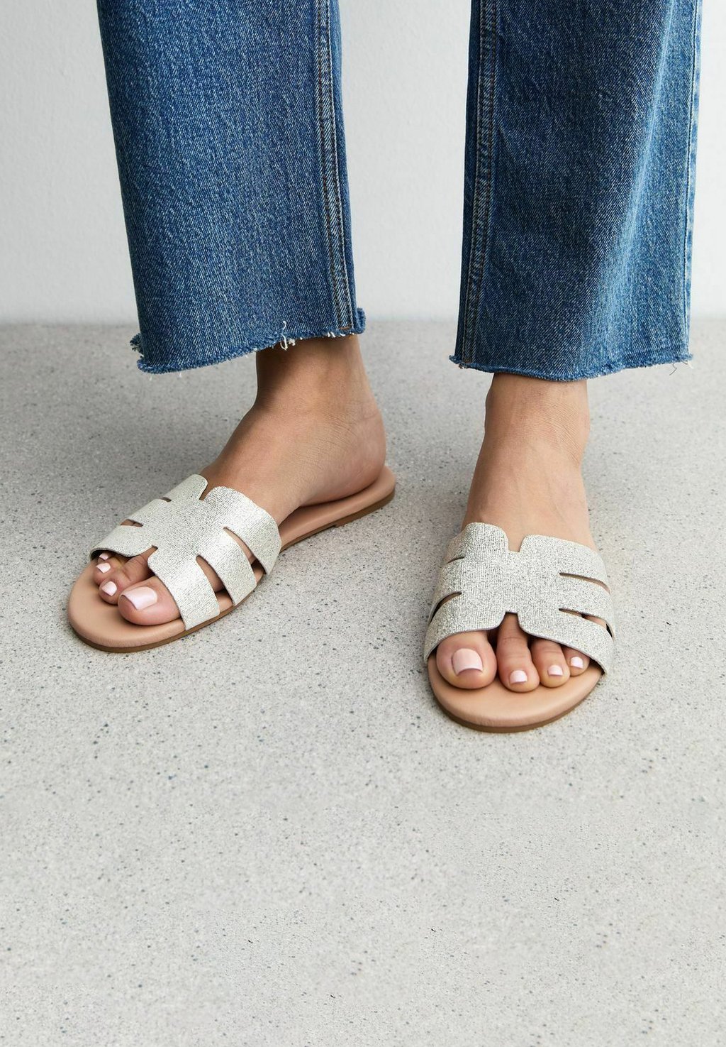 Сандалии WIDE FIT CUTOUT FLAT New Look Wide Fit, серебряный