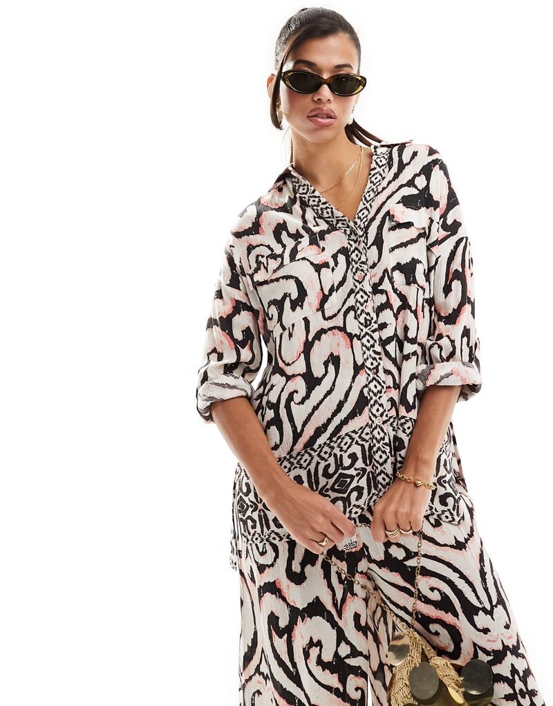 

Кремовая пляжная рубашка с принтом River Island