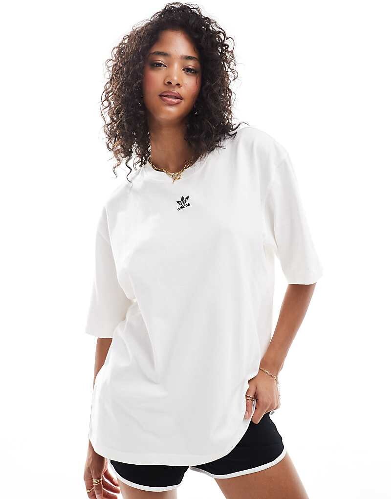 

Белая футболка adidas Originals Essentials