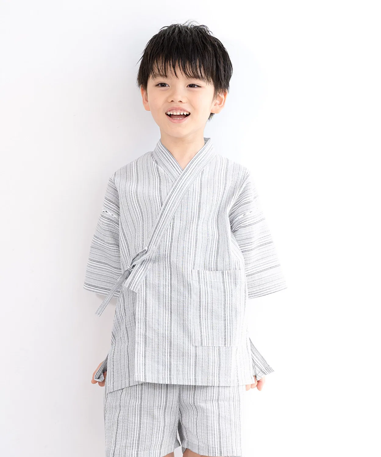 Детское кимоно Jinbei с полосками, бренд Sōbien, серо-белый