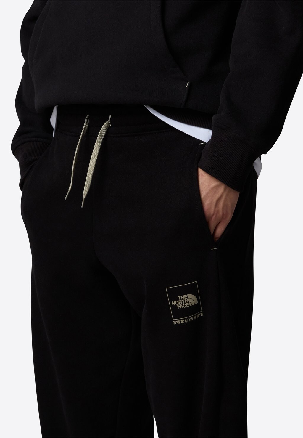 

Спортивные брюки The North Face, черный