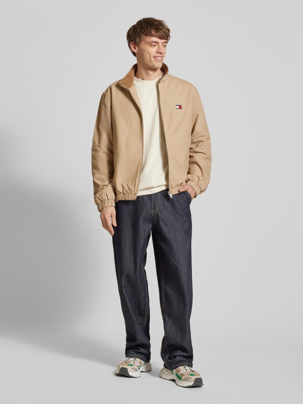 

Куртка с пришитыми этикетками Tommy Jeans, бежевый