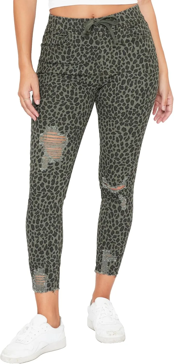 

Женские джинсы YMI с потертостями и манжетами