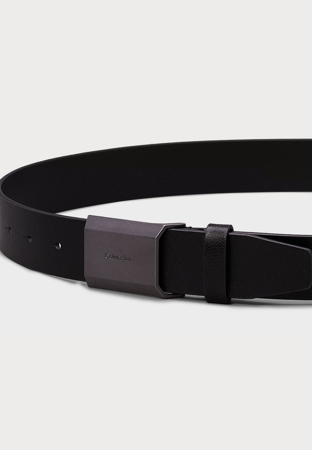 

Пояс BEVELED PLAQUE Calvin Klein, черный