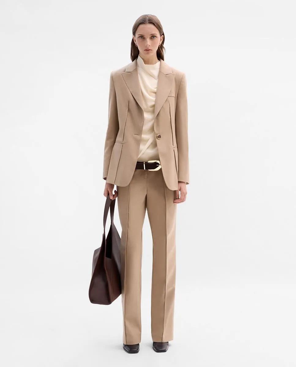 

Женский приталенный пиджак с лацканами Simorra, бежевый