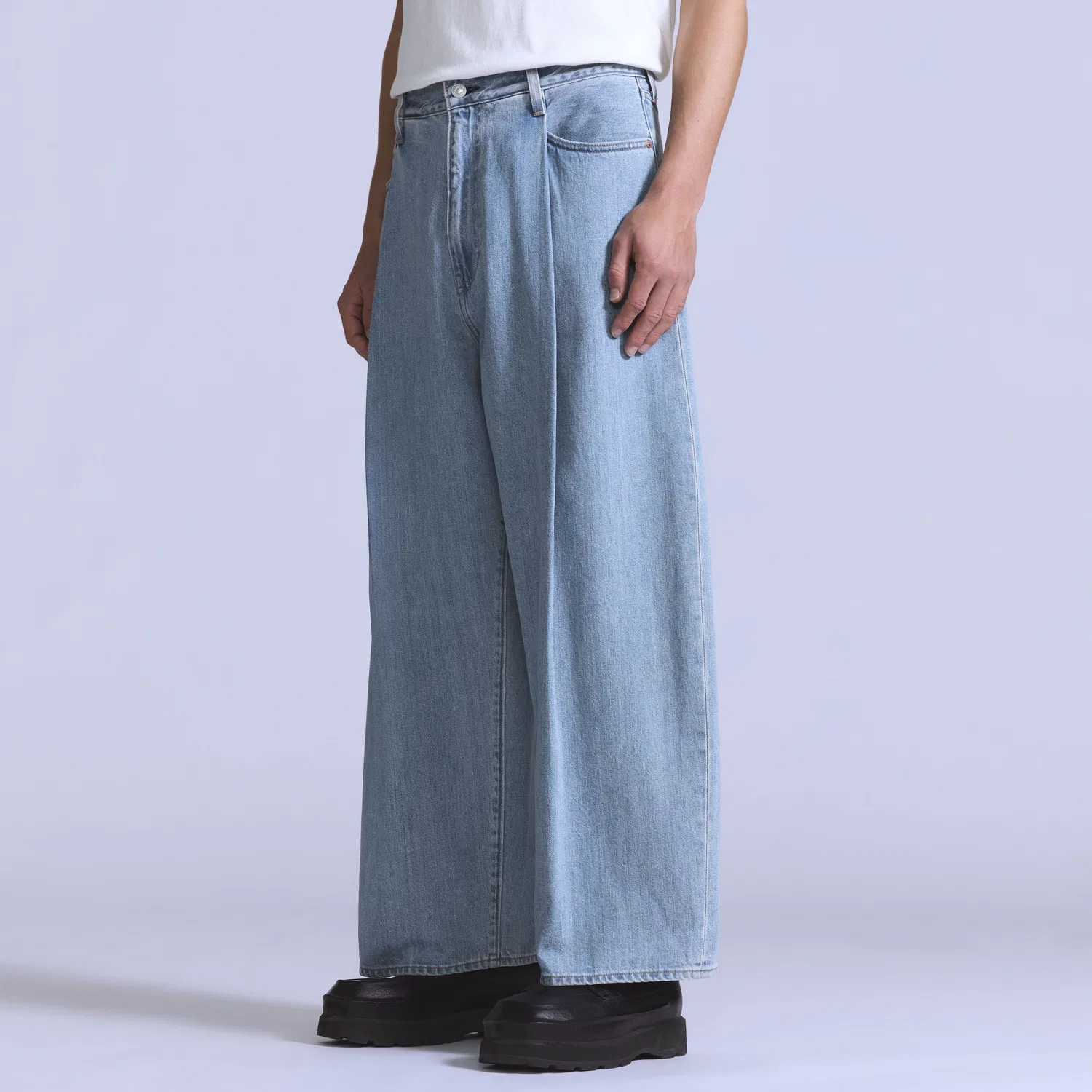 Мужские укороченные джинсы с широкими складками Levi's, Light Wash — фото 3
