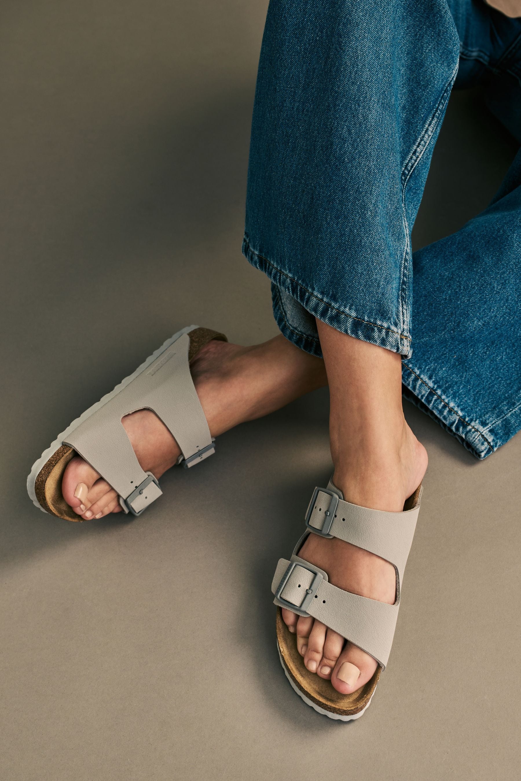 

Сандалии Arizona Birko Flor Birkenstock, серый