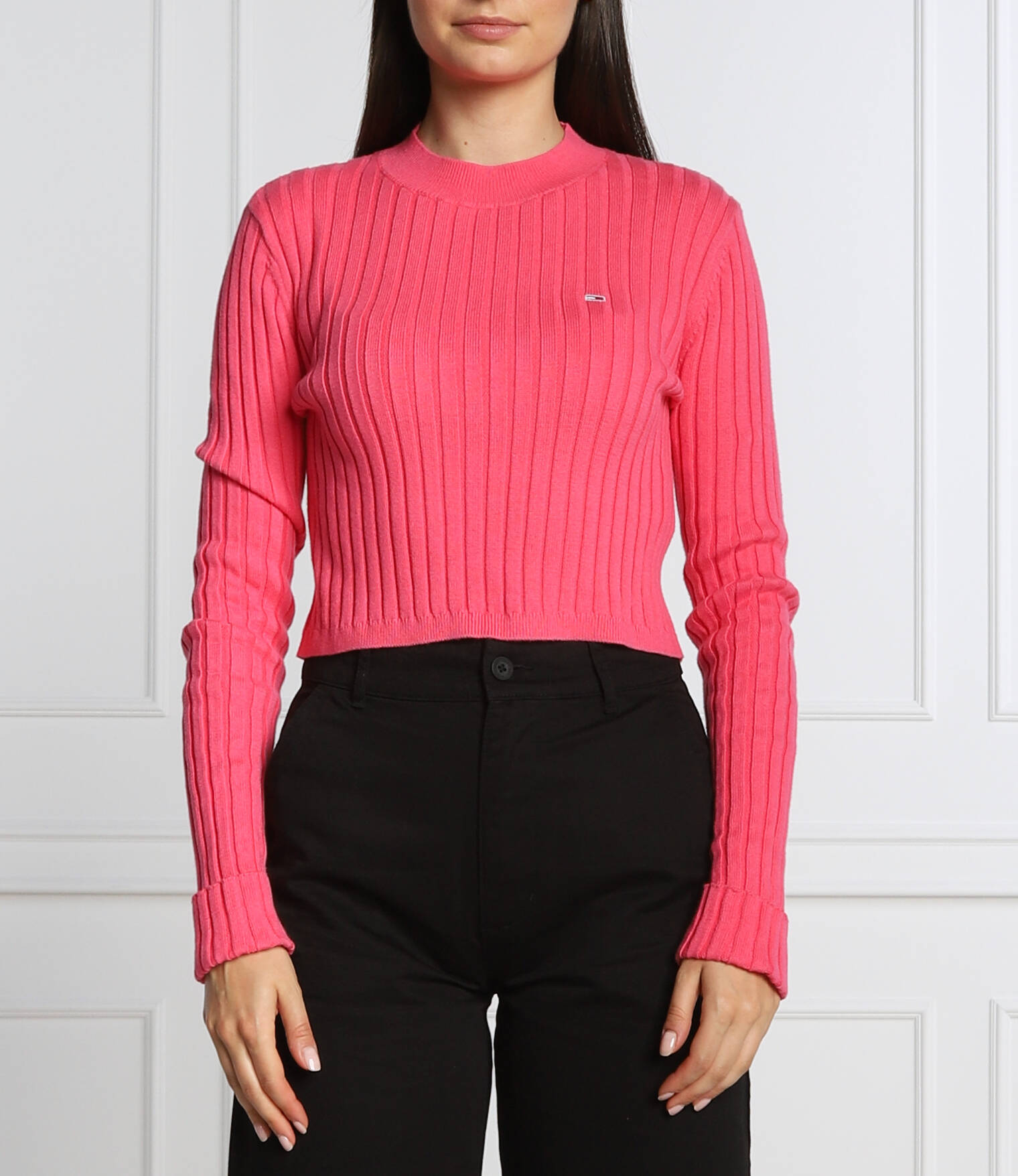 

Свитер Tommy Jeans cropped fit, роза