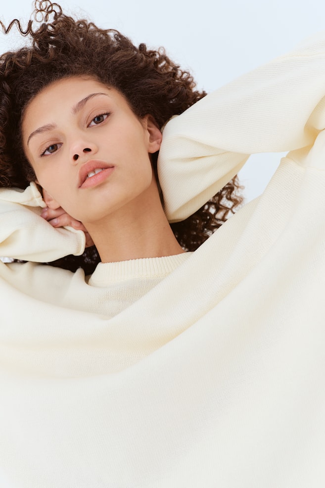 

Свитер с подвернутыми краями H&M, бежевый