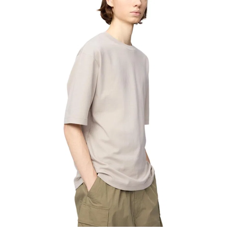 Футболка с опущенным плечом UNIQLO светло-серая