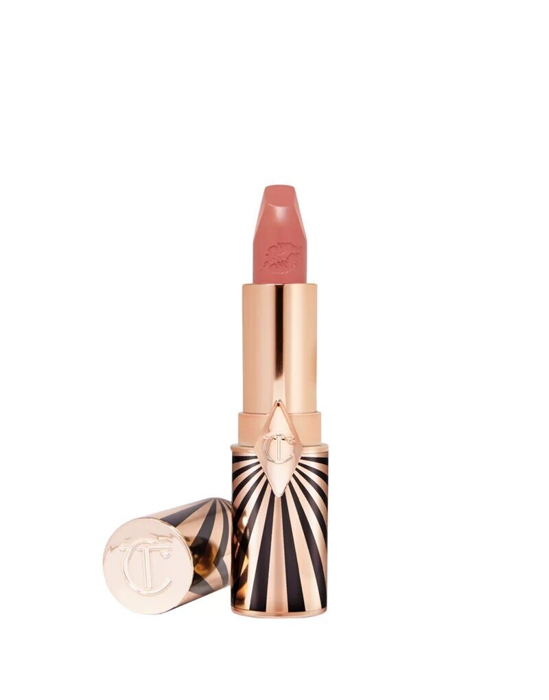 

Помада Charlotte Tilbury Hot Lips 2 в фильме «Влюблена в Оливию»