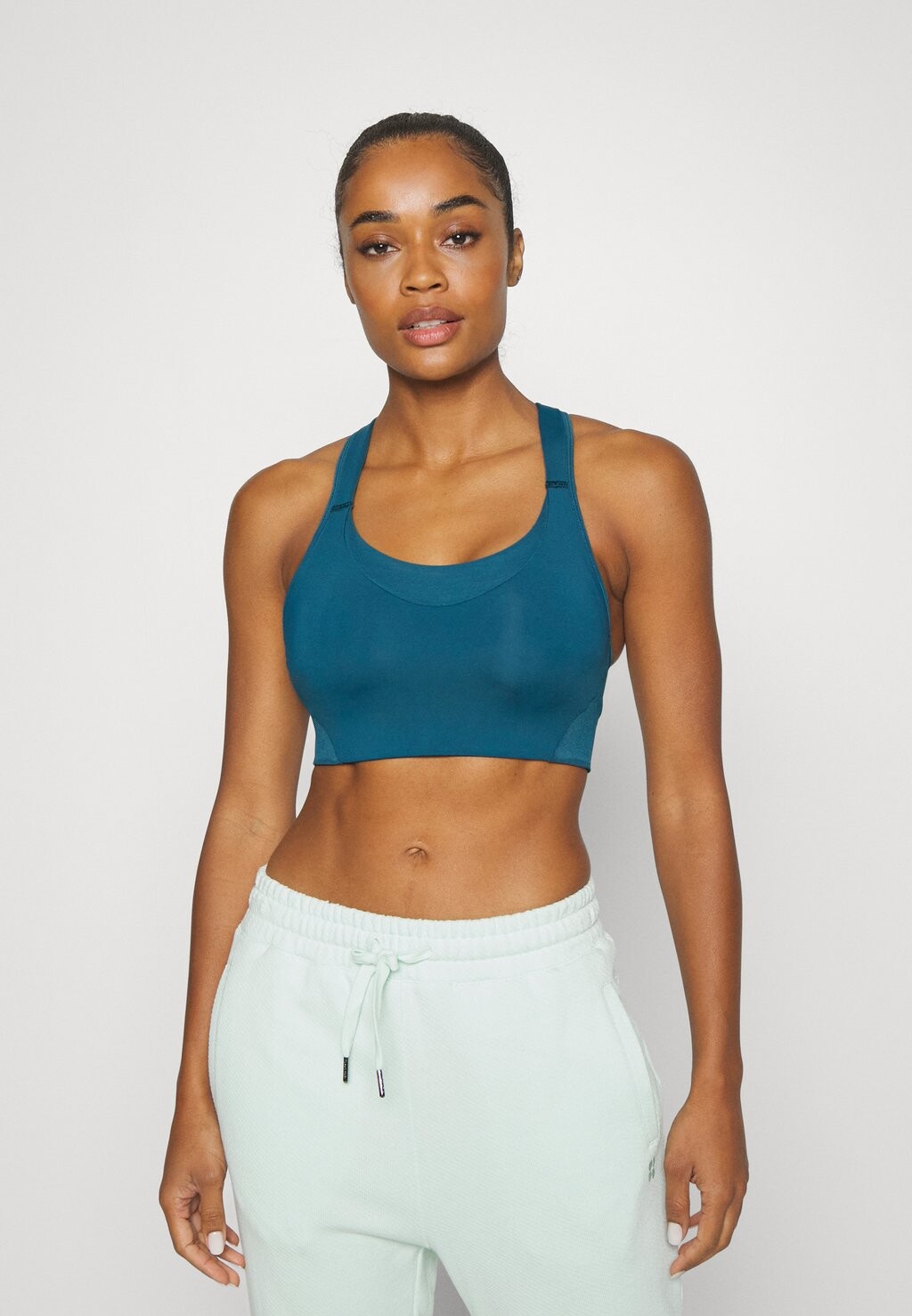 

Спортивный бюстгальтер со средней поддержкой ONLY Play