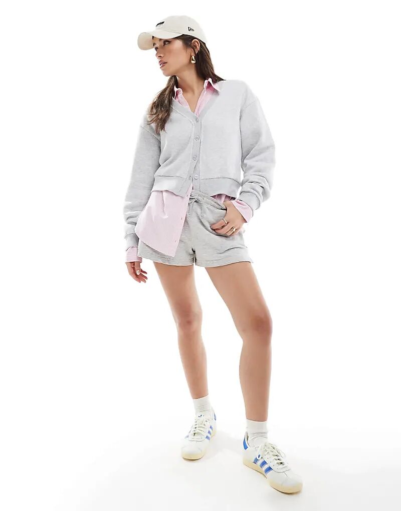 

Кардиган на пуговицах в сером цвете ASOS DESIGN