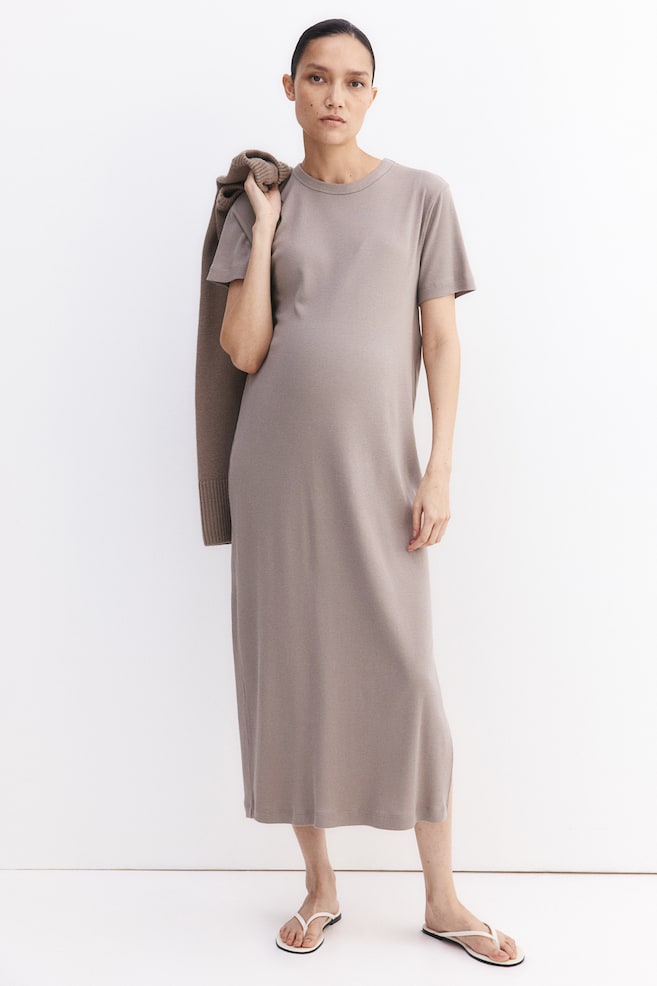 

Платье-Футболка Mom в рубчик H&M, бежевый