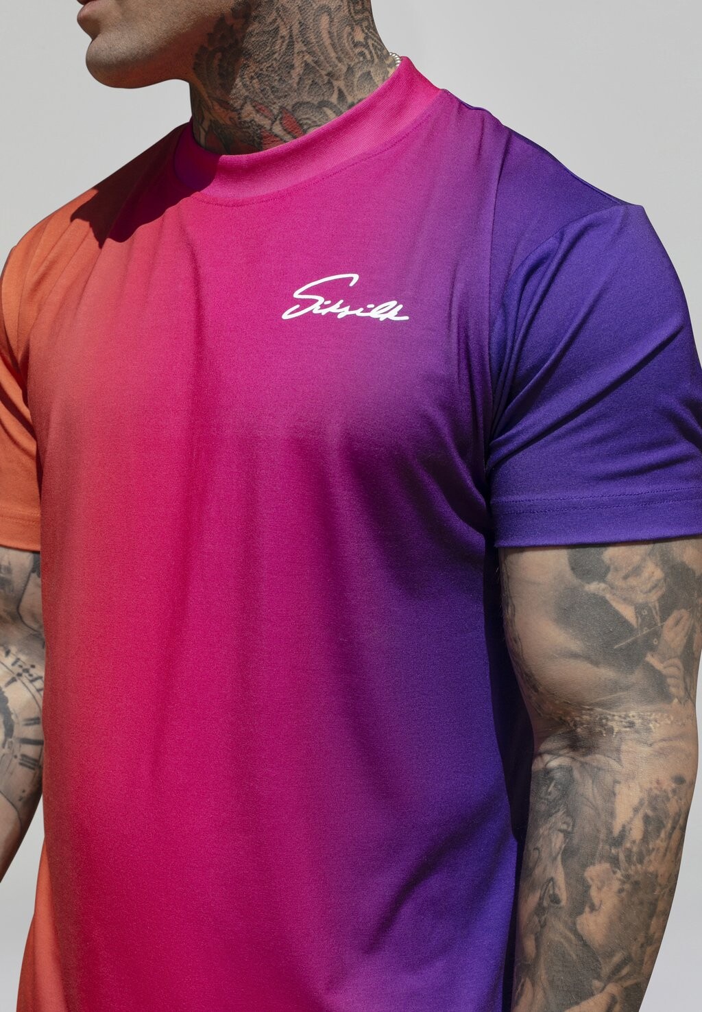 

Футболка с принтом Script Fade SIKSILK, розово-фиолетовая