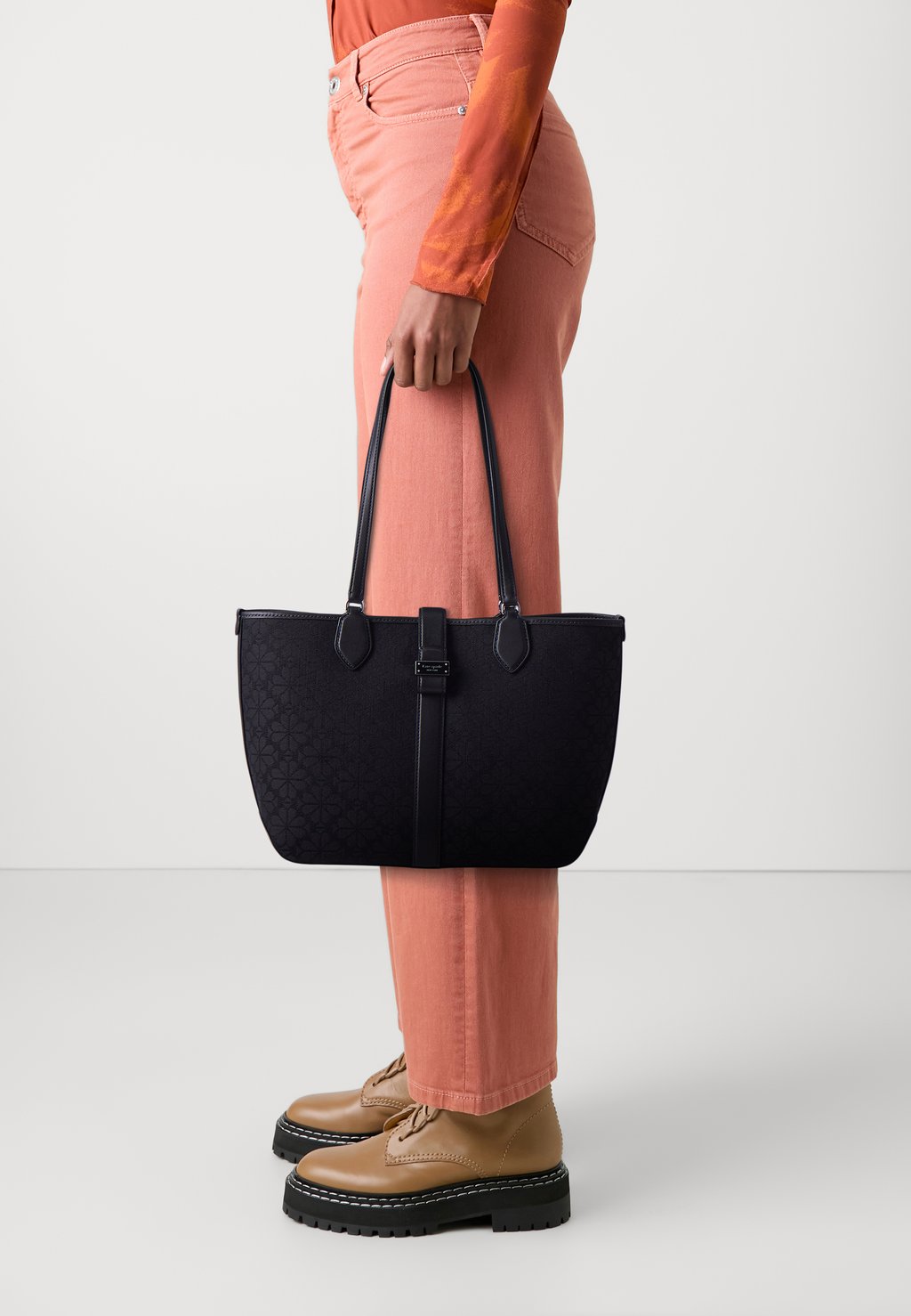 

Сумка FLOWER MEDIUM OPEN TOTE kate spade new york, белый