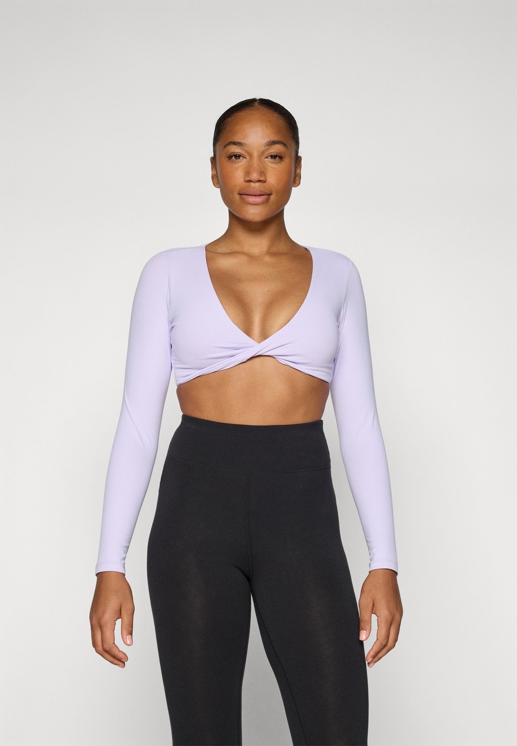 

Топ с длинными рукавами PURELUXE BUILT IN BRA BOLERO Fabletics, сиреневый