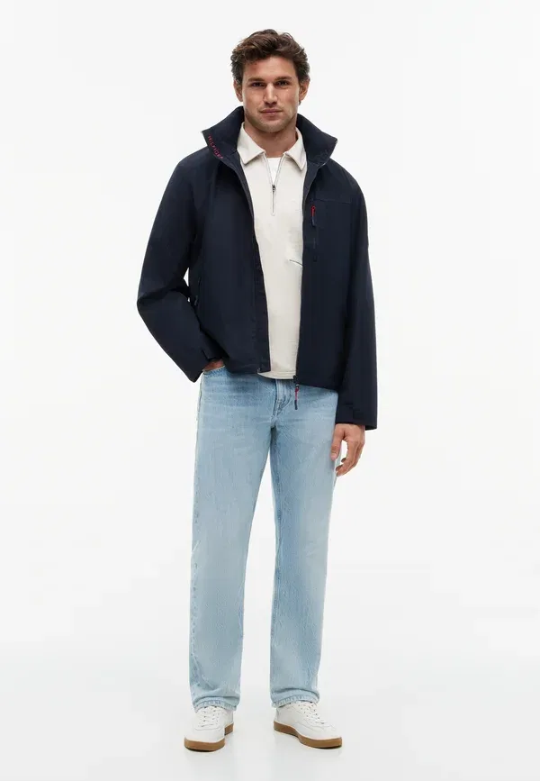 Куртка Tommy Hilfiger Crew athleisure sail pack light jacket, пустынное небо — фото 2
