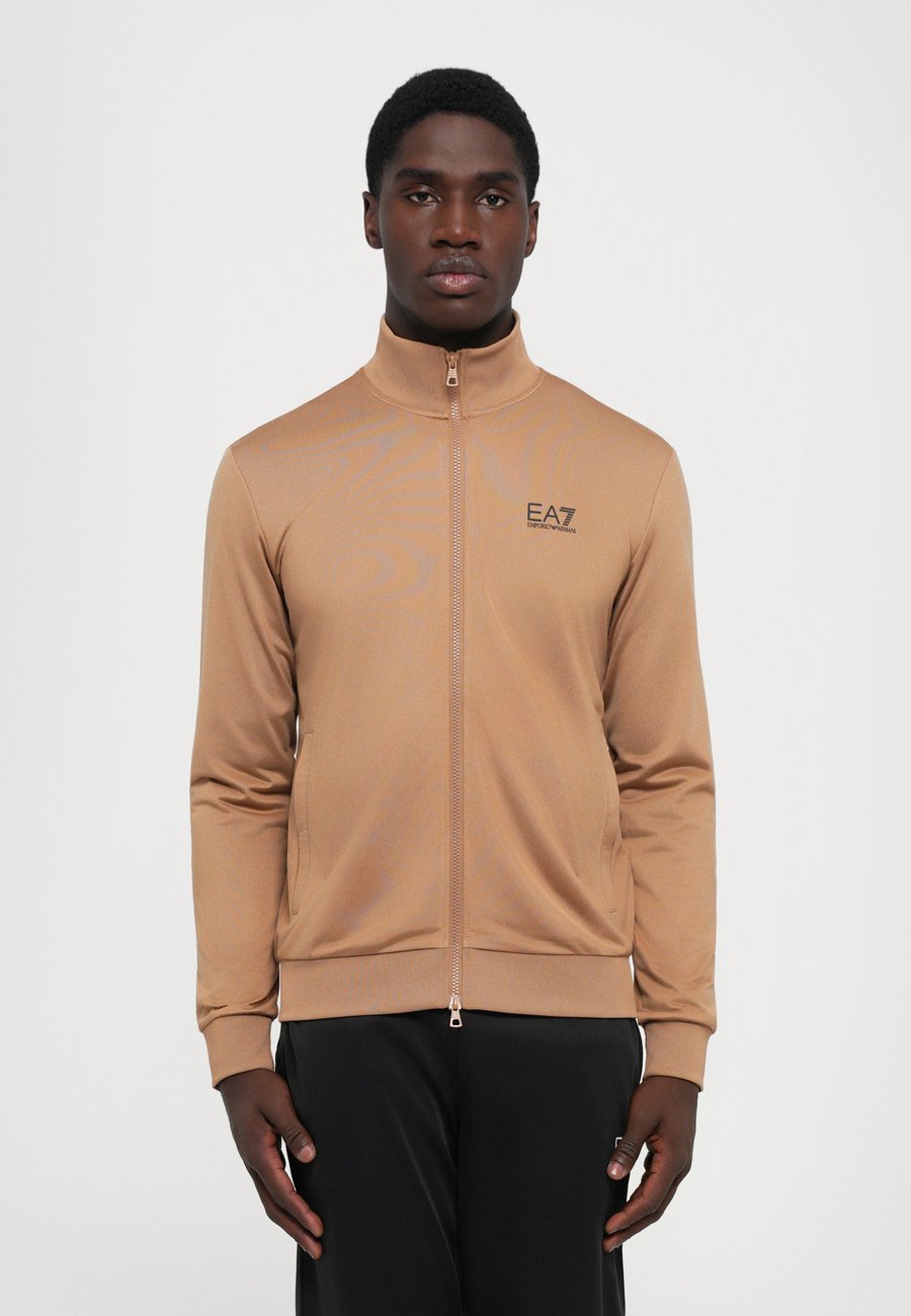 

Спортивный костюм EA7 Emporio Armani TRAIN CORE SUIT, Beige/Black/Sand