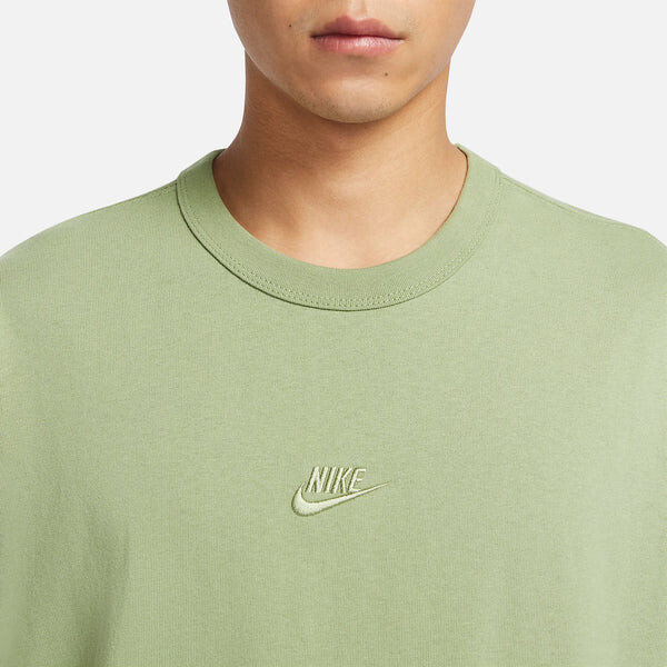 Футболка Nike Sportswear Premium Essentials T-Shirt 'Green', зеленый — фото 2