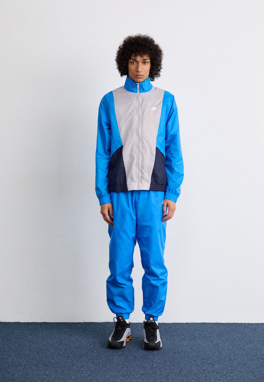 

Куртка Nike Sportswear CLUB , Light Photo Blue/Obsidian/College Grey/White/Blue