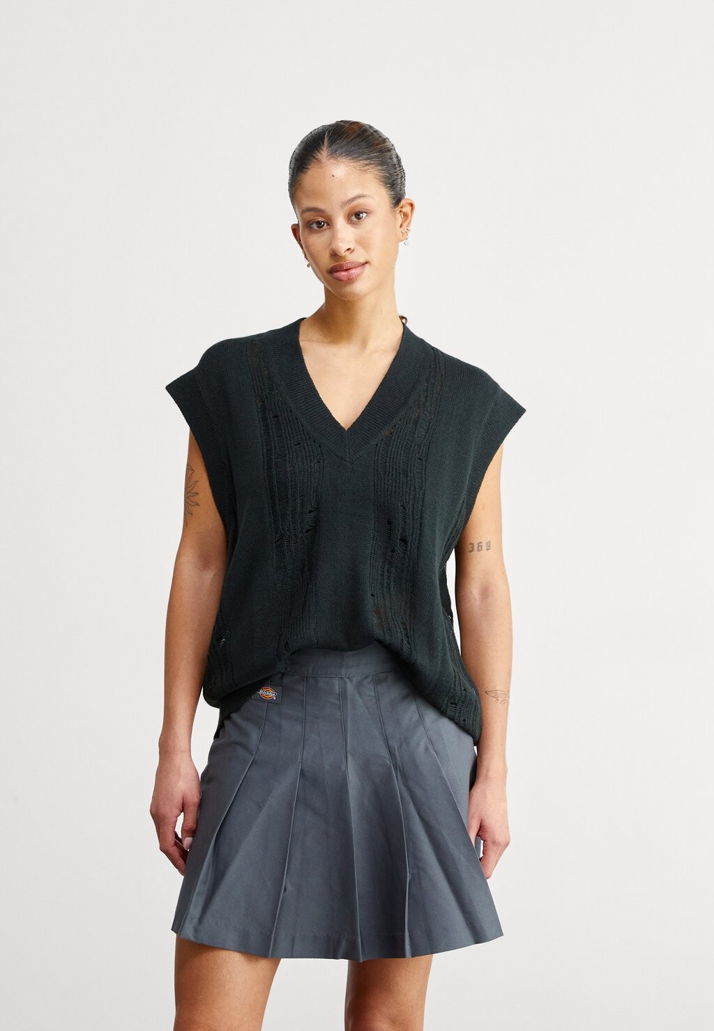

Футболка с принтом VEST adidas Originals, цвет black
