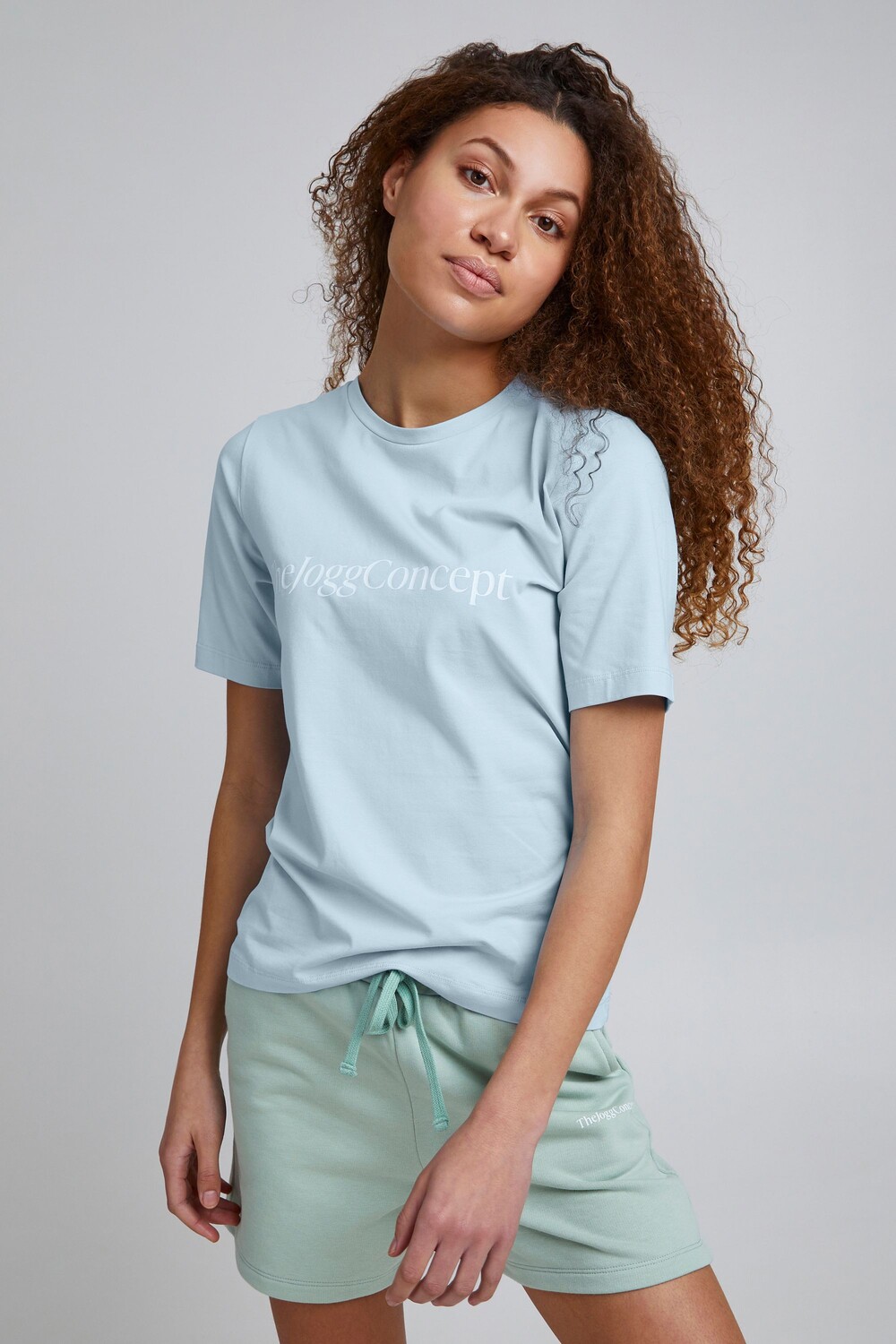 

Футболка TheJoggConcept. Rundhals JCSIMONA LOGO T 22800023, синий