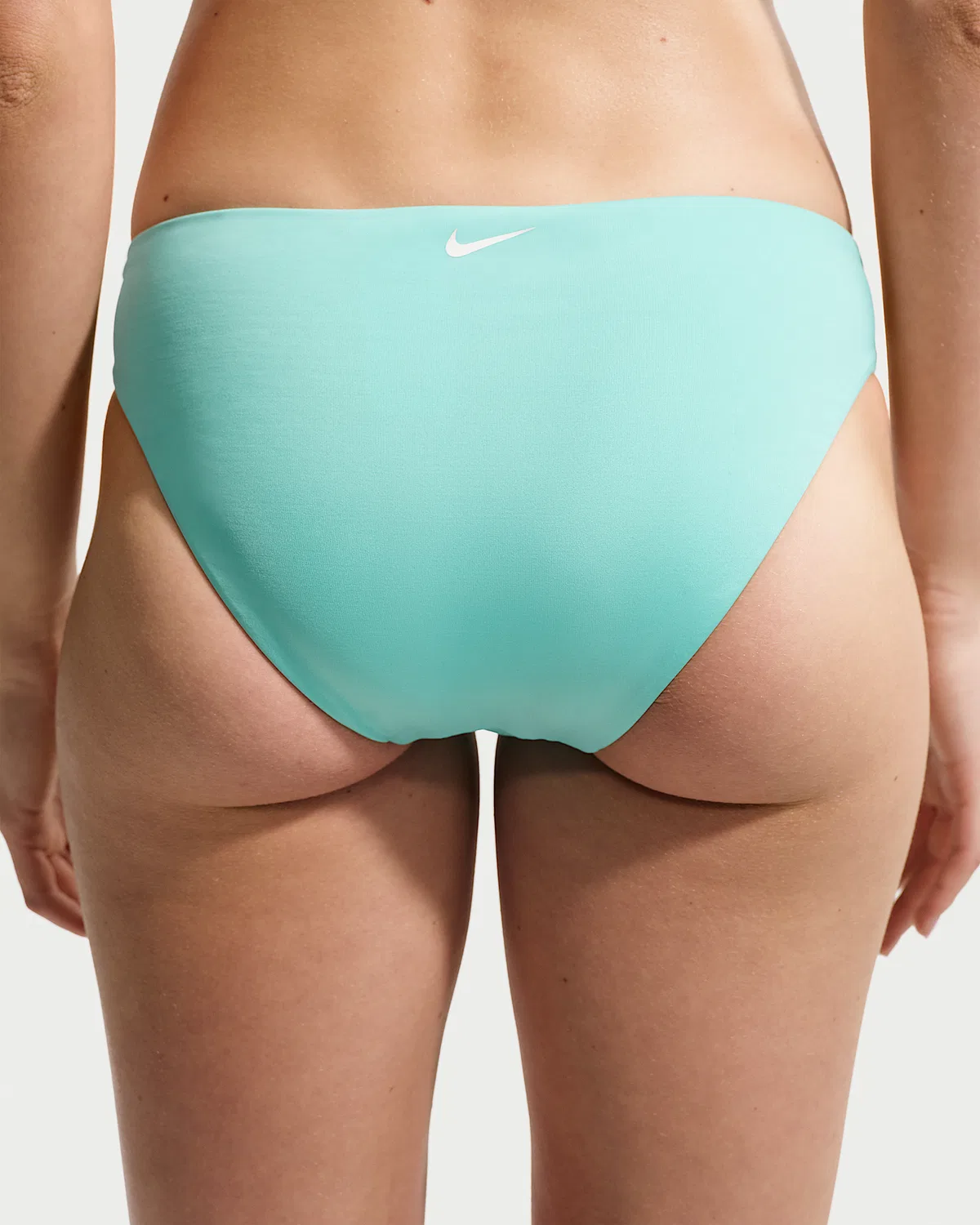 Женские плавки-бикини Nike Swim Effortless Essential, Bleached Turquoise — фото 3